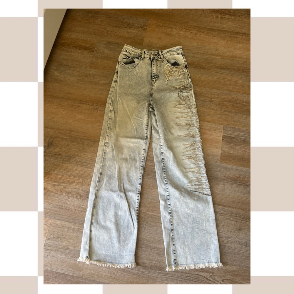 Women's Distressed Light Gray Flare Jeans